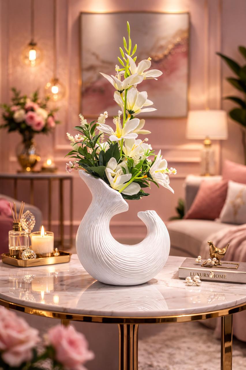 Petal Grace Vase 🤍
