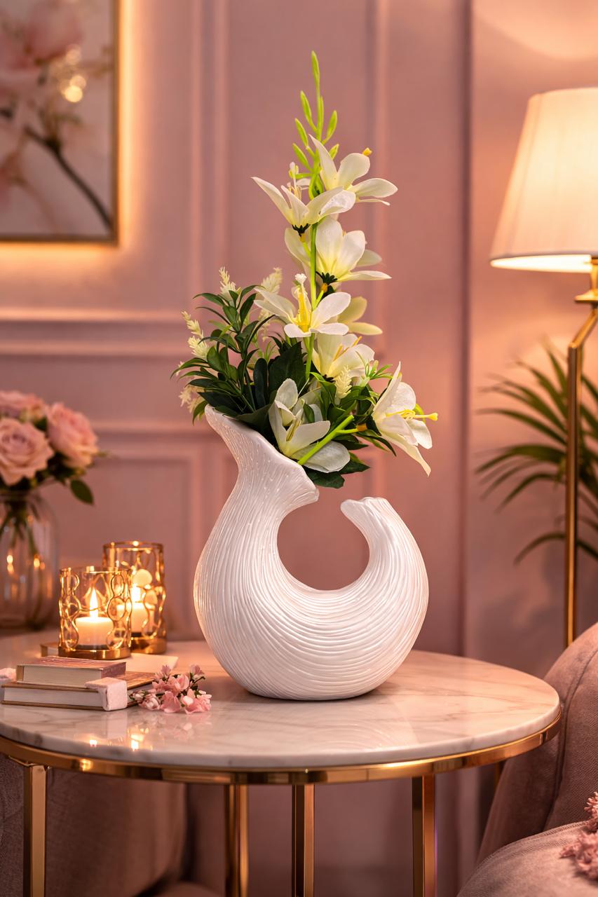 Petal Grace Vase 🤍